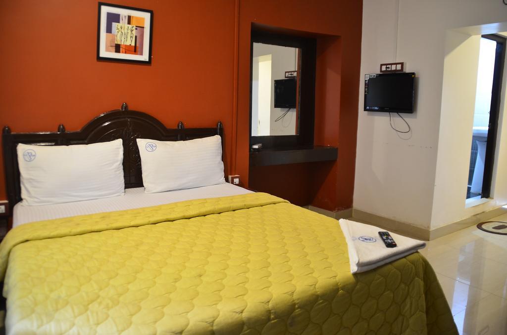 Hotels Seven Roads Grand Inn Kodaikanal Room photo